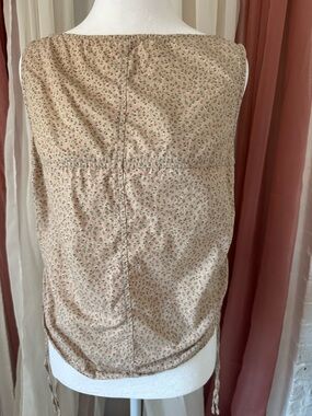 Source Unknown Beige Floral Sleeveless Crop Top